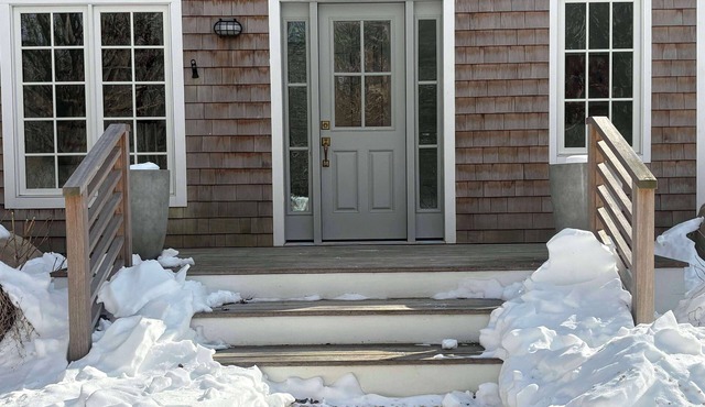 Charming 3-bedroom house in Sagaponack renovated, heated pool, AC, luxury