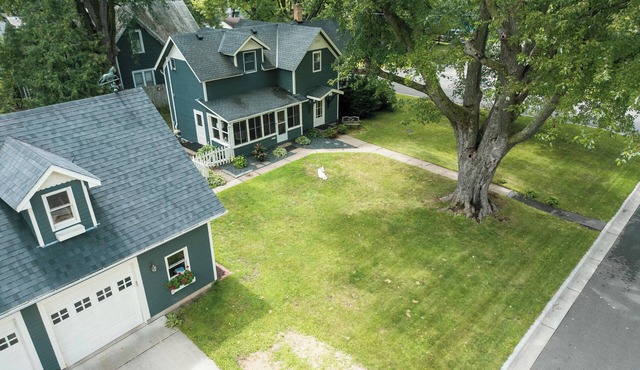 Charming 3-bedroom house 8 blocks from Historic Downtown Stillwater
