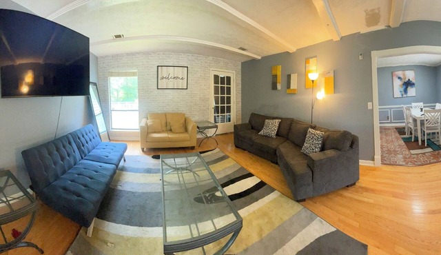 Charming 3-bedroom house with Pool, WiFi in phenomenal metro Atlanta