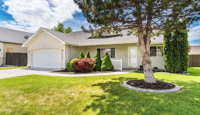 Charming 3-bedroom house in Twin Falls with King beds, BBQ grill