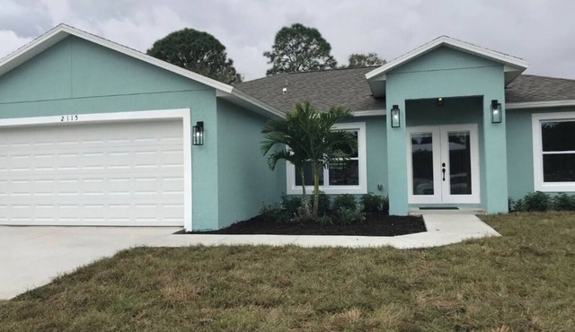 Charming 3-bedroom house with WiFi, AC in enjoyable Vero Beach