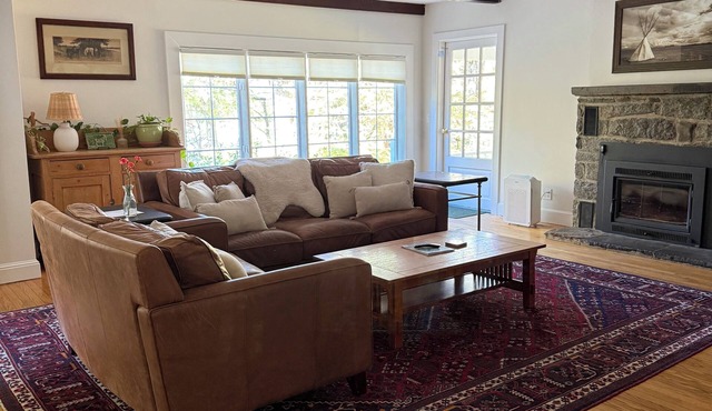 Charming 3-Bedroom House in Washington