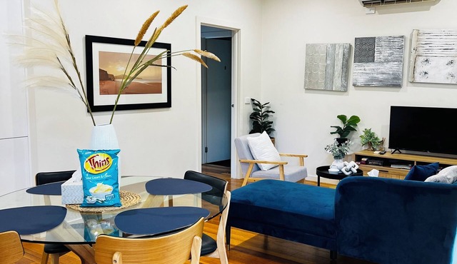 Charming 3-bedroom house in Footscray with WiFi and AC