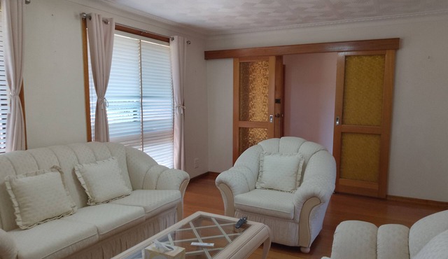 Charming 3-Bedroom Holiday Home Near Werribee Park