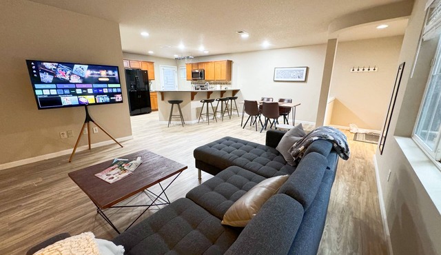 Charming 3-bedroom house in wonderful Beaverton with WiFi, AC