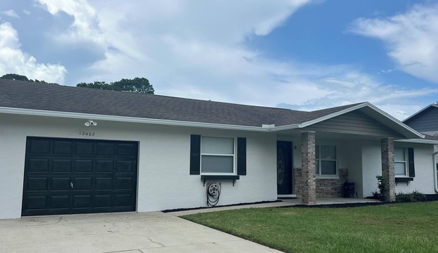 Charming 3-bedroom house close to Hits & WEC