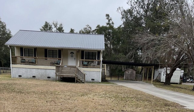 Charming 3-bedroom house in the BEAUTIFUL Golden Isles nestled on Blythe Island