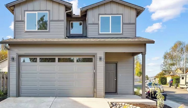 Charming 3-bedroom house in peaceful Cathlamet by the Columbia River