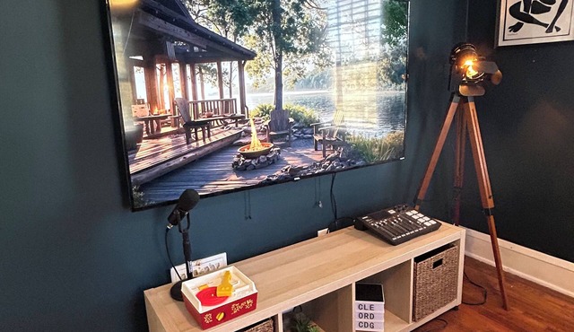 Charming 3-bedroom house with home office in the Kamms Corner neighborhood