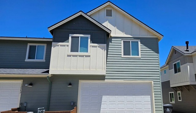 Charming 3-bedroom house with WiFi and a scenic forest view in Belmont