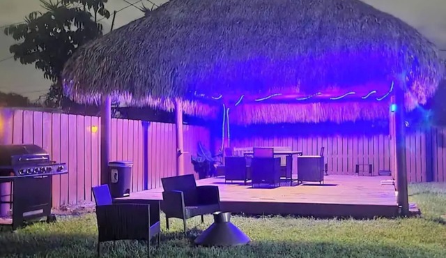 Charming 3-bedroom house with AC and WiFi in Hollywood