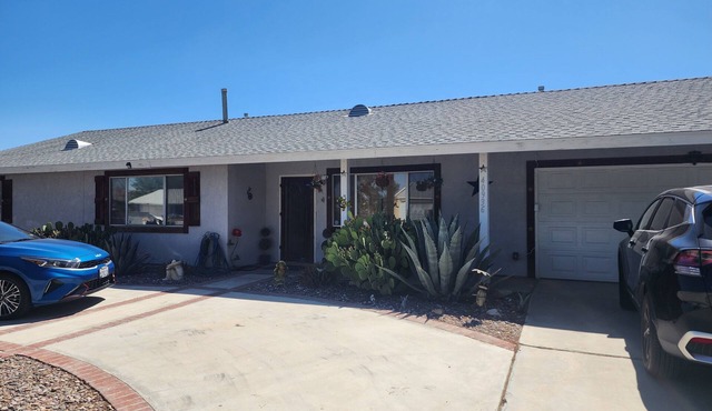 Charming 3-bedroom house with WiFi and AC in Lancaster, Lake LA area.