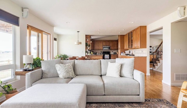 Charming 3-bedroom house with WiFi, foothill views, in serene Littleton