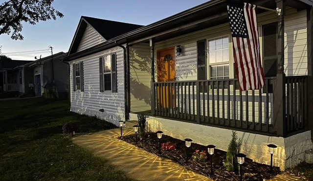 Charming 3-bedroom house in Pleasant Oak Grove with AC, WiFi