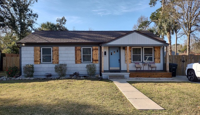 Charming 3-bedroom house in lovely Pensacola. 15 minutes to beaches