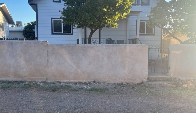 Charming 3-bedroom house with AC and WiFi in historic Tombstone