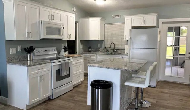 Charming 3-bedroom home away from home.