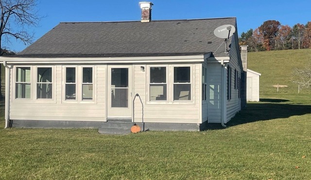 Charming 3-bedroom home in Bland close to I77, Appalachian Trail & National For