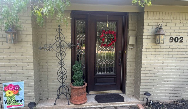 Charming 3-bedroom home in quiet Bryan neighborhood in the heart of AggieLand!