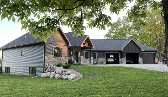 Charming 3 bedroom home in rural Fremont, only miles from the Wolf River!