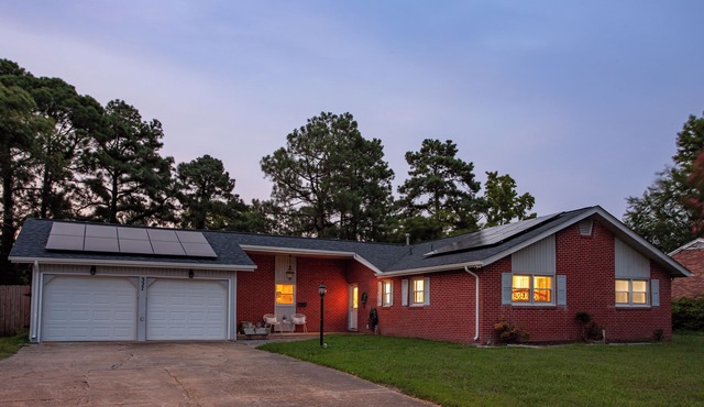 Charming 3-Bedroom Home with Private In-Ground Pool Oasis in Hampton, VA