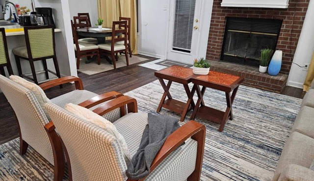 Charming 3-bedroom Home - near BARTLETT-Comfortable & Convenient.