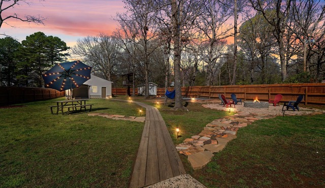 Charming 3-bedroom Home in Monroe with a Pool Table and Fire Pit, WiFi