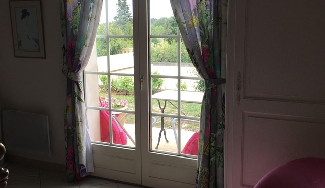 Charming 3-bedroom house in Seillans with WiFi and AC