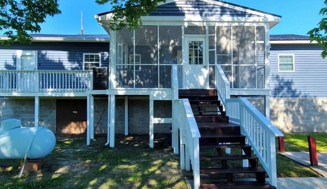 Charming 3-bedroom house with quick access to the beach WiFi, AC in Beaufort, NC