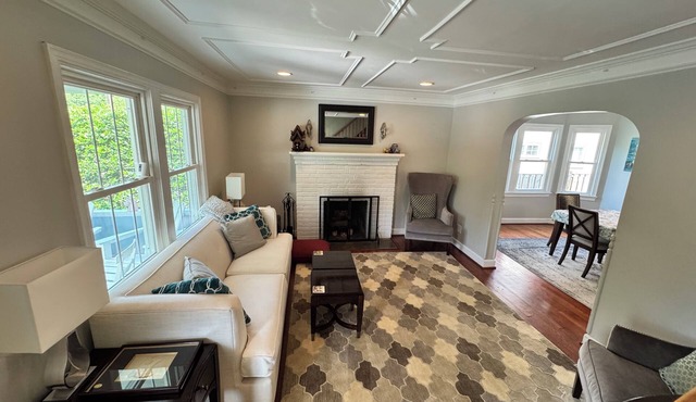 Charming 3-bedroom house with AC, WiFi in peaceful Bethesda