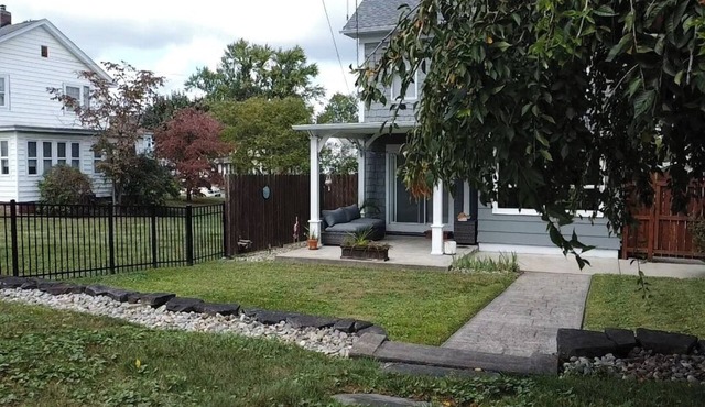 Charming 3-bedroom house with AC, fitness equipment, WiFi in brilliant Brewster