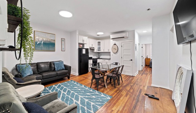 Charming 3-Bedroom House in Delightful Brooklyn with Wi-Fi & AC