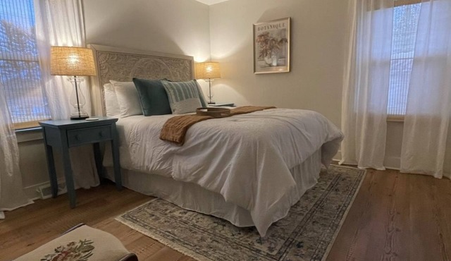 Charming 3-bedroom house with AC, WiFi in beautiful Columbia