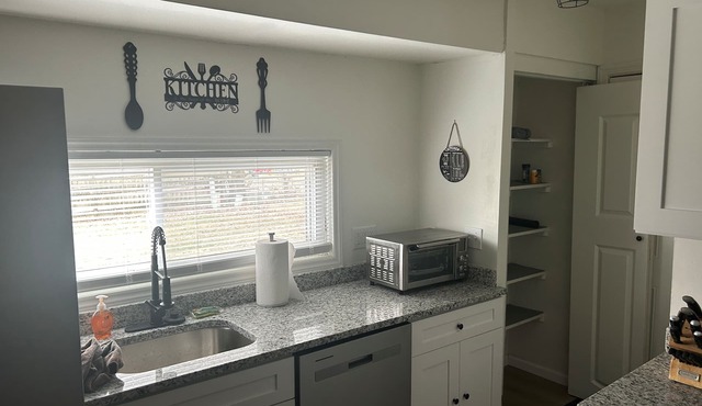 Charming 3-bedroom house with AC in fabulous Columbus
