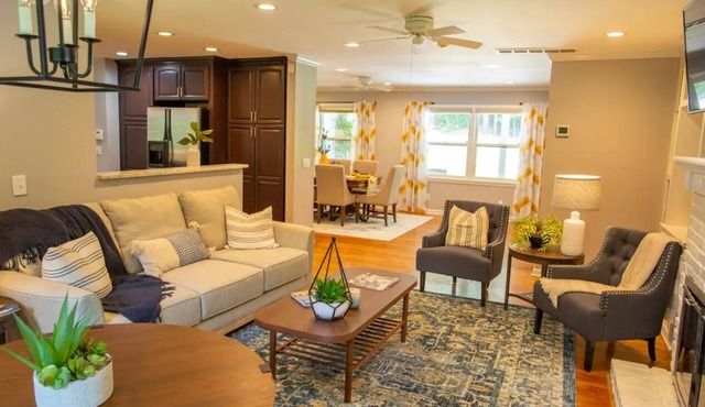 Charming 3-bedroom house with in-law suite in Dunwoody