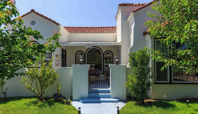 Charming 3-bedroom house with AC and WiFi in gorgeous Glendale