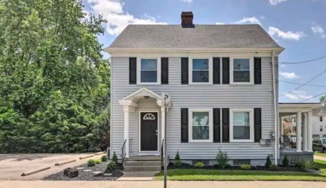 Charming 3-bedroom house in lovely Hamilton with WiFi, AC newly remodeled 1900s