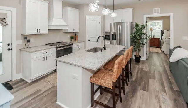 Charming 3-bedroom house with WiFi, fitness room on Gated property