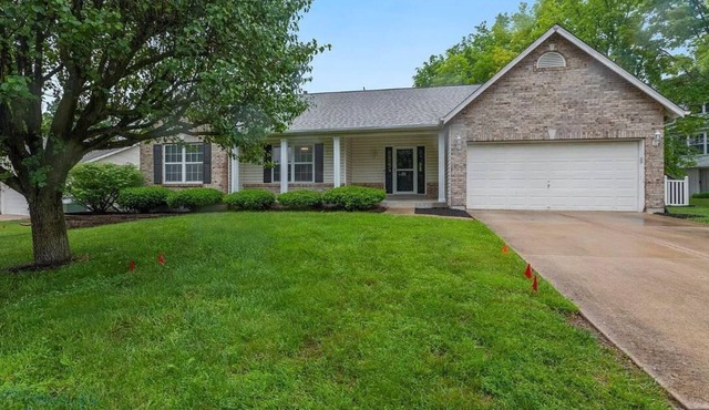 Charming 3-bedroom house with WiFi, AC in O'Fallon