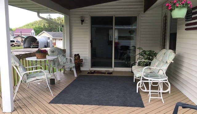 Charming 3-bedroom house next to the bike trail