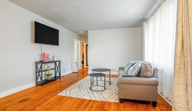 Charming 3-bedroom house with WiFi, AC in marvelous Richmond