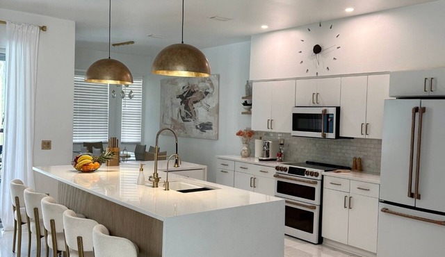 Charming 3-bedroom house in amazing Sarasota.