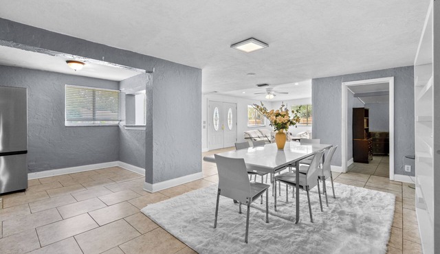 Charming 3-bedroom house with WiFi and AC in awesome Sarasota