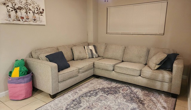 Charming 3-bedroom house in fabulous St. Louis with WiFi, AC