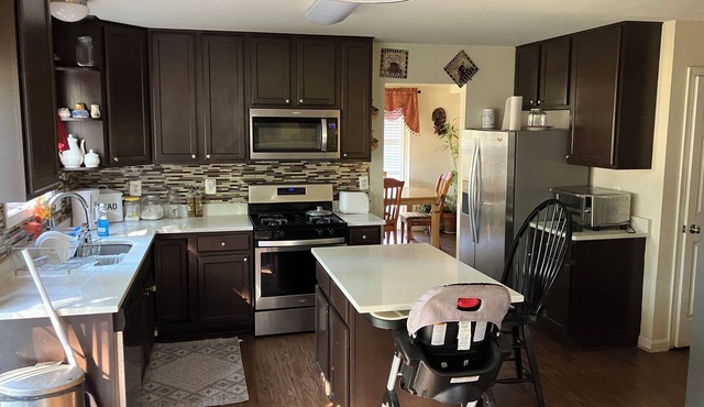 Charming 3-bedroom house with WiFi and AC in delightful Stafford