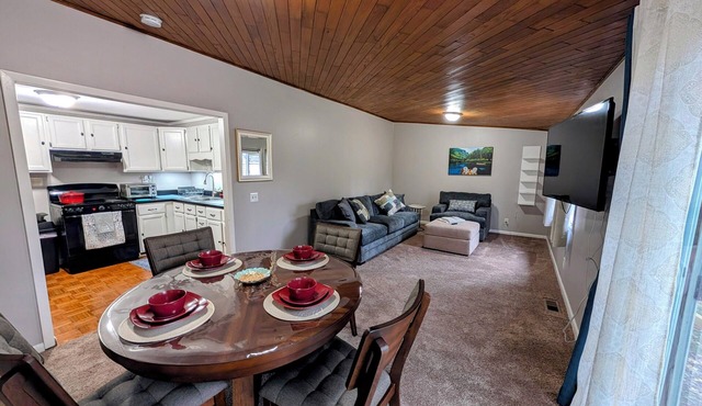 Charming 3-bedroom house with garage in family neighborhood.