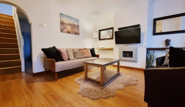 Charming 3-Bedroom House Near Rochester Town Center