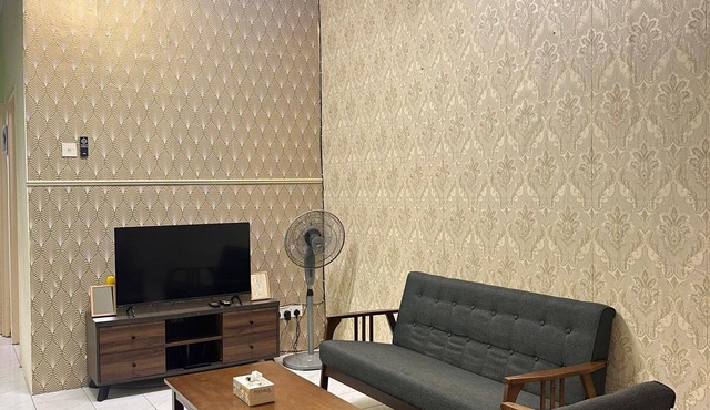 Charming 3-bedroom house with WiFi, AC in nice Banting