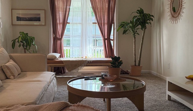 Charming 3-bedroom house in a wonderful Ballwin neighborhood