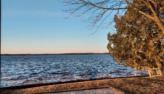 Charming 3-bedroom house with WiFi, AC Bonduel,family friendly for Packer Draft